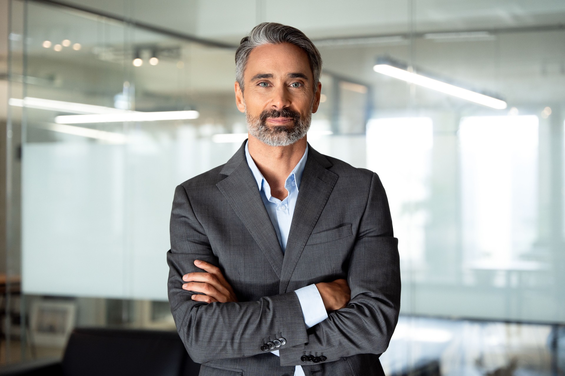 Senior Software Engineer with 15+ years in PHP, SQL, and system integrations. Hands-on experience in product management, international projects, and financial systems. Skilled in Angular, ASP.NET, Oracle, MySQL, and Agile frameworks. Fluent in Portuguese, English, and Spanish.